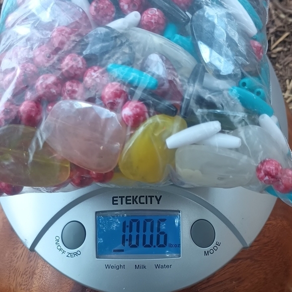 1 Lb Mixed Beads - Picture 2 of 3